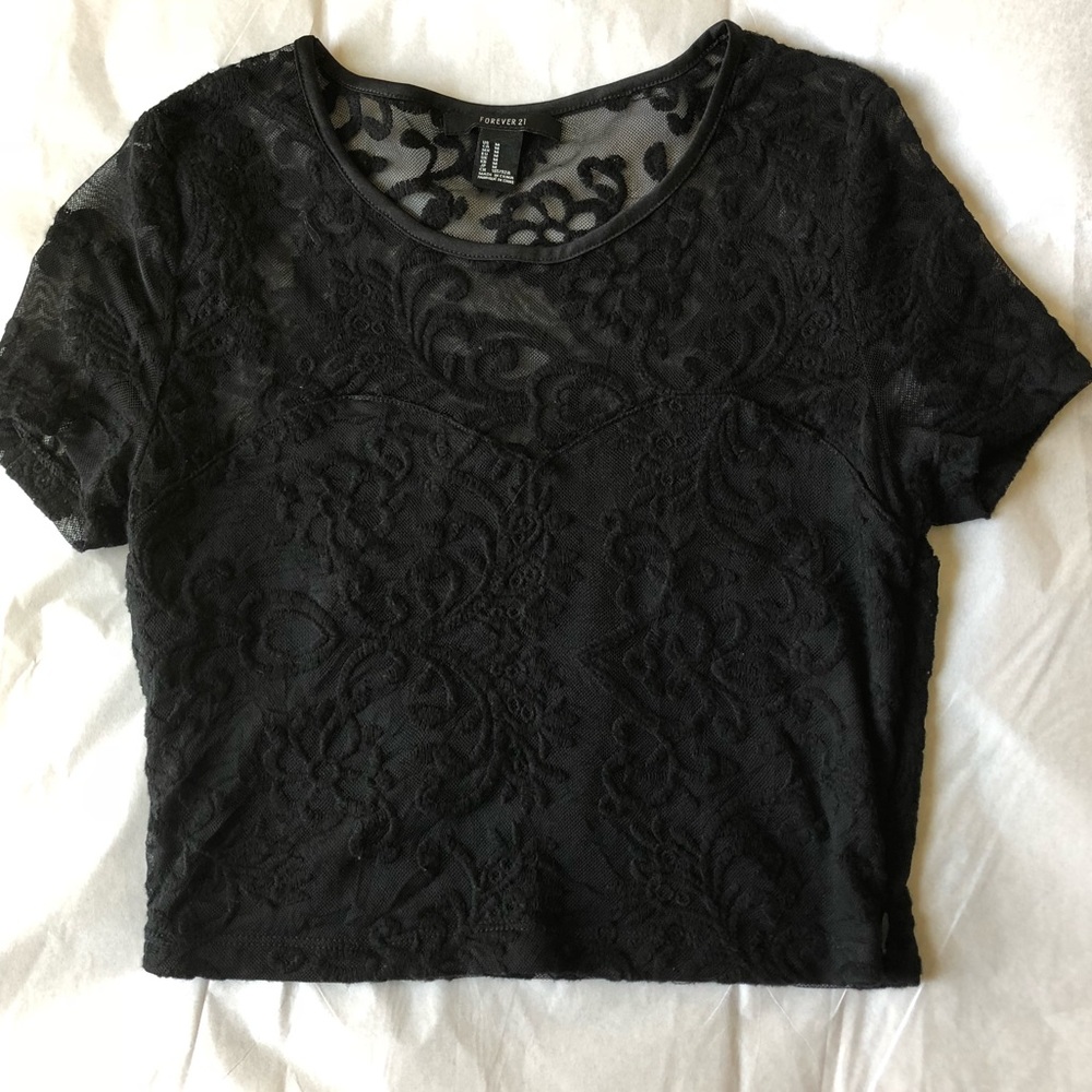 ♠️black sheer lace crop top♠️